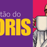 listão do noris A imagem mostra uma arte digital com duas seções distintas: à esquerda, um fundo roxo escuro com o texto "listão do NORIS". À direita, em um fundo rosa claro, há um retrato do autor Rafael Noris, um homem barbudo, de pele clara e com a cabeça raspada, olhando diretamente para a frente e sorrindo. Ele usa um roupão branco e está segurando uma caneca branca, como se estivesse brindando. O estilo da imagem é pixelado, lembrando gráficos de jogos antigos.