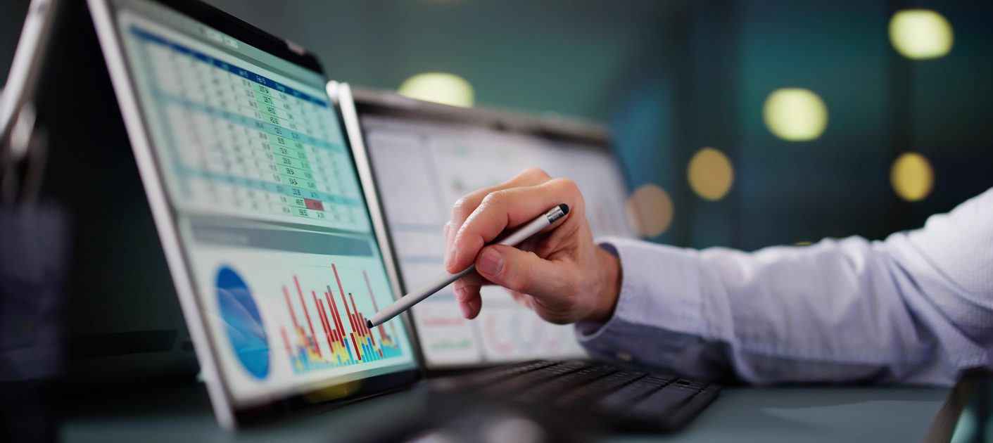 Data Analyst Using Data Analytics KPI Dashboard