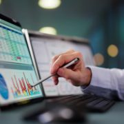 análise de dados marketing b2b Data Analyst Using b2b Data